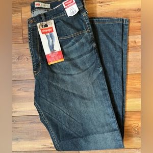 Mens relaxed boot 34 x 32 Wrangler Jeans •NWT •Flex for comfort jeans